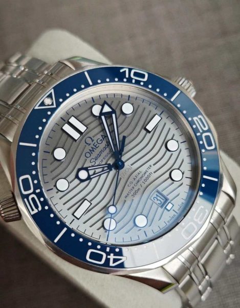 複製品VS廠歐米茄海馬系列210.32.42.20.06.001 photo review