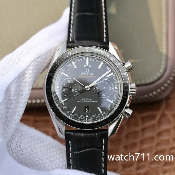 複製品（OM廠）歐米茄超霸系列311.33.44.51.01.001機械男表9300機芯