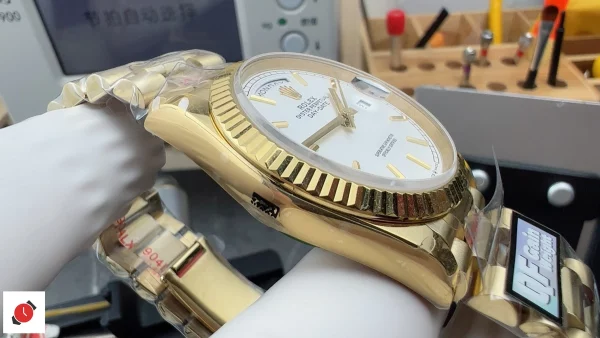 高仿勞力士Rolex-星期日曆型36 間金白盤