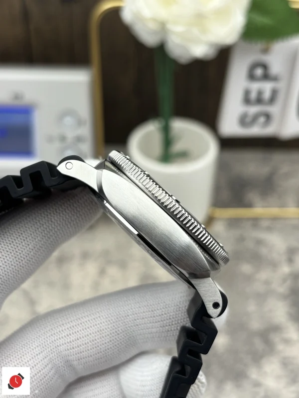 高仿沛納海-Panerai 潛行系列 PAM1323 44MM