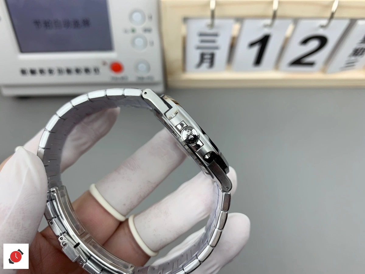 高仿百達翡麗 PP 鸚鵡螺系列 鋼王 5711 蒂芙尼藍