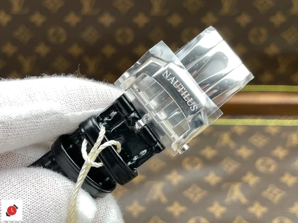 高仿百達翡麗 PP 鸚鵡螺系列 鋼王 5712 黑盤皮帶