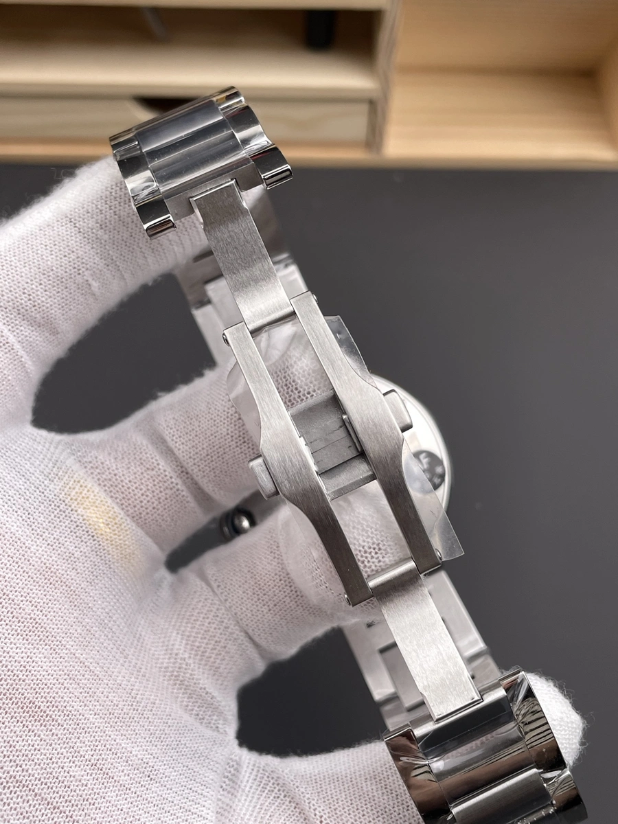 高仿卡地亞 Cartier 藍氣球 黑盤 42MM