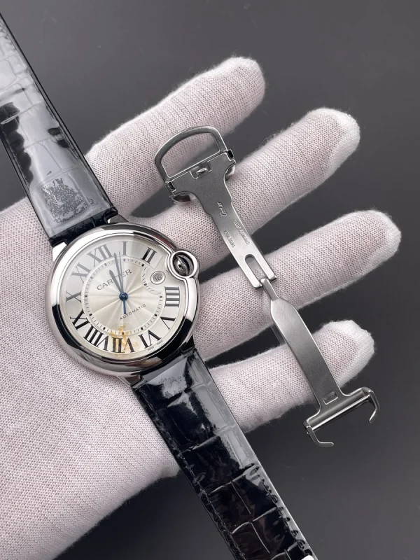 高仿卡地亞 Cartier 藍氣球 白盤皮帶款 42MM
