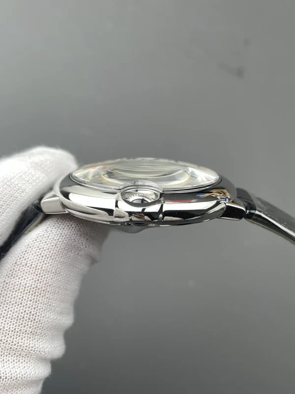 高仿卡地亞 Cartier 藍氣球 白盤皮帶款 42MM