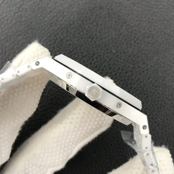 高仿AP-愛彼 皇家橡樹系列 白陶瓷萬年曆 41MM