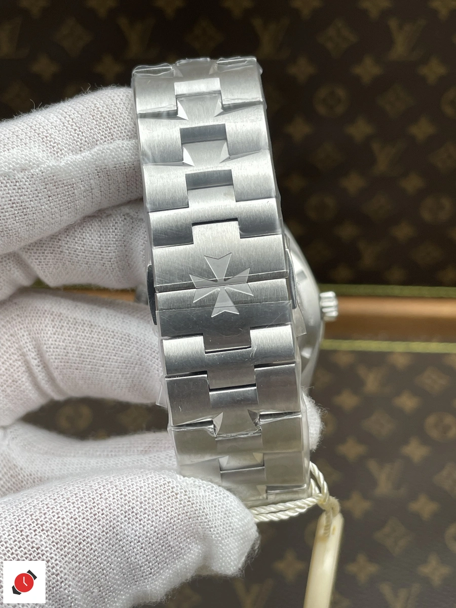 高仿江詩丹頓 縱橫四海系列 Vacheron Constantin 4500V 黑盤