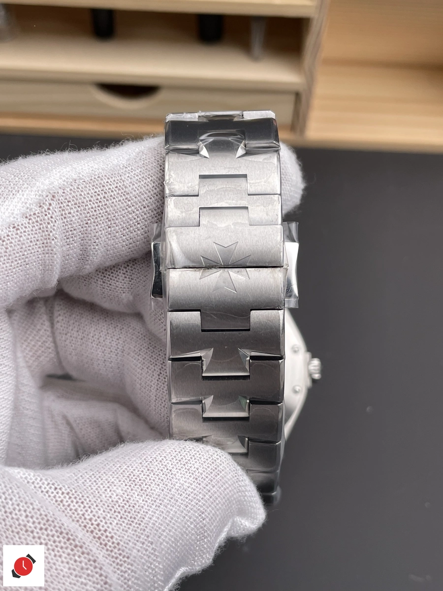 高仿江詩丹頓 縱橫四海系列 Vacheron Constantin 47040 白盤