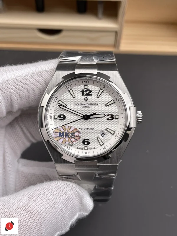 高仿江詩丹頓 縱橫四海系列 Vacheron Constantin 47040 白盤