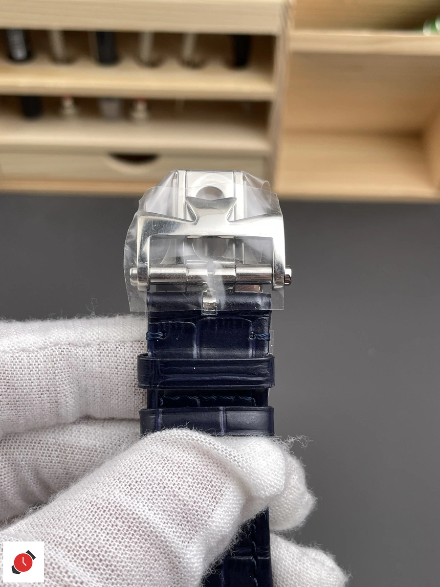 高仿江詩丹頓 縱橫四海系列 Vacheron Constantin 47040 藍盤