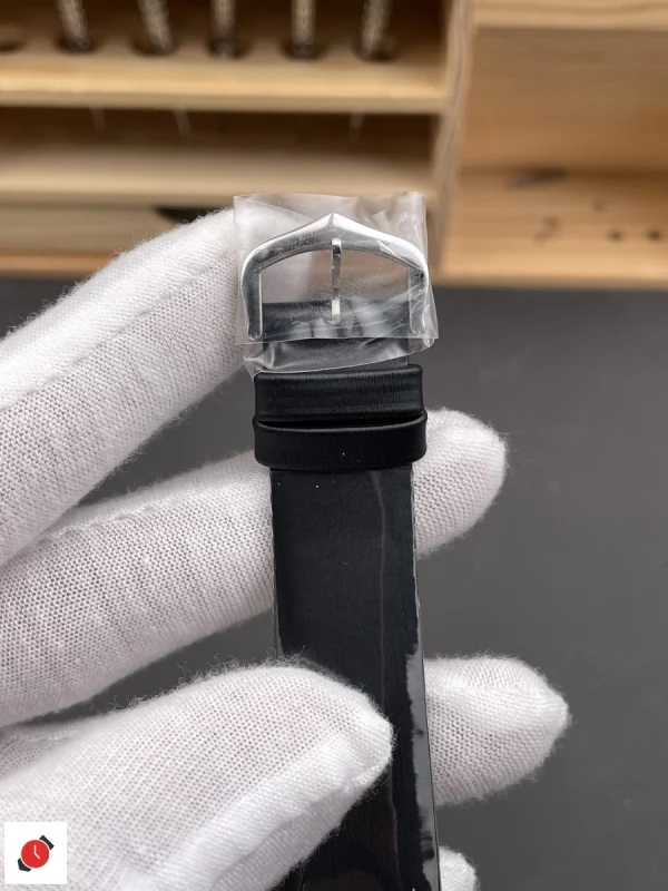 高仿卡地亞 Cartier 坦克系列 Tank 鑽圈白盤中號 W4TA0031
