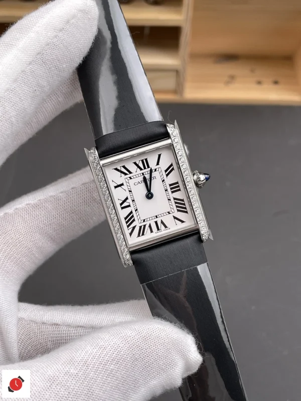 高仿卡地亞 Cartier 坦克系列 Tank 鑽圈白盤中號 W4TA0031
