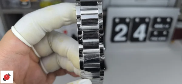 高仿卡地亞 Cartier 坦克系列 Tank 白盤鋼帶大號 WSTA0106