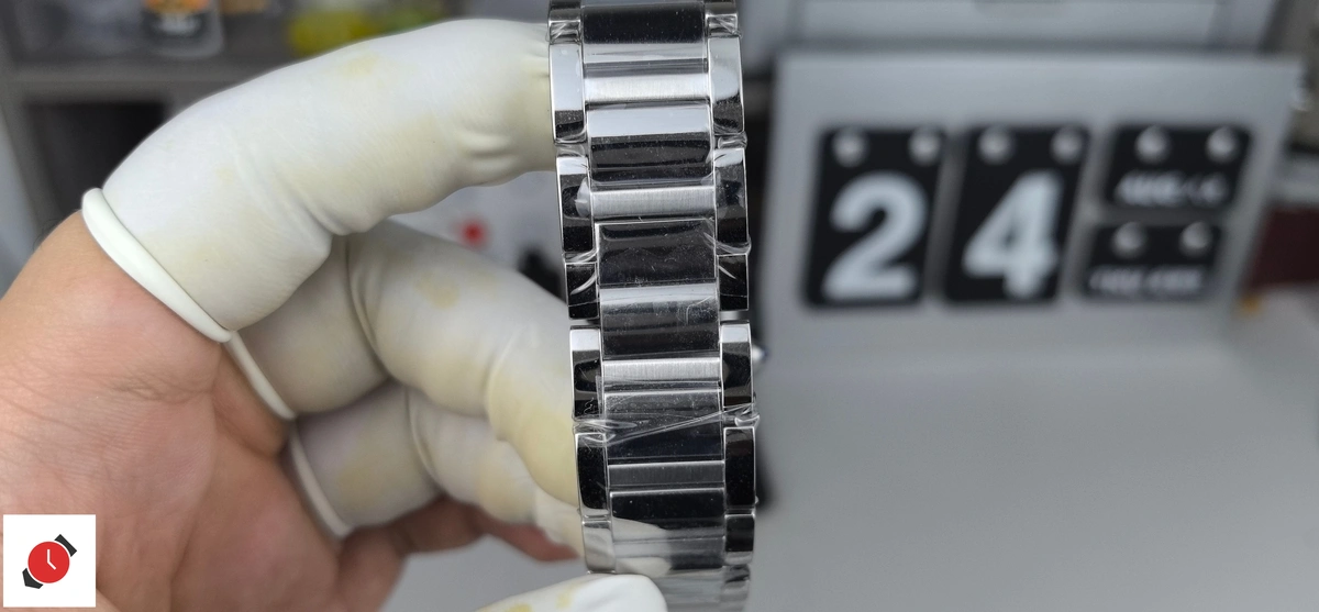 高仿卡地亞 Cartier 坦克系列 Tank 白盤鋼帶大號 WSTA0106