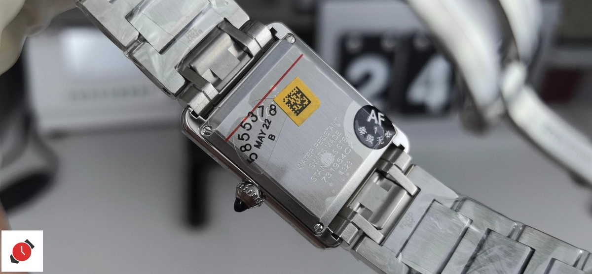高仿卡地亞 Cartier 坦克系列 Tank 白盤鋼帶大號 WSTA0106