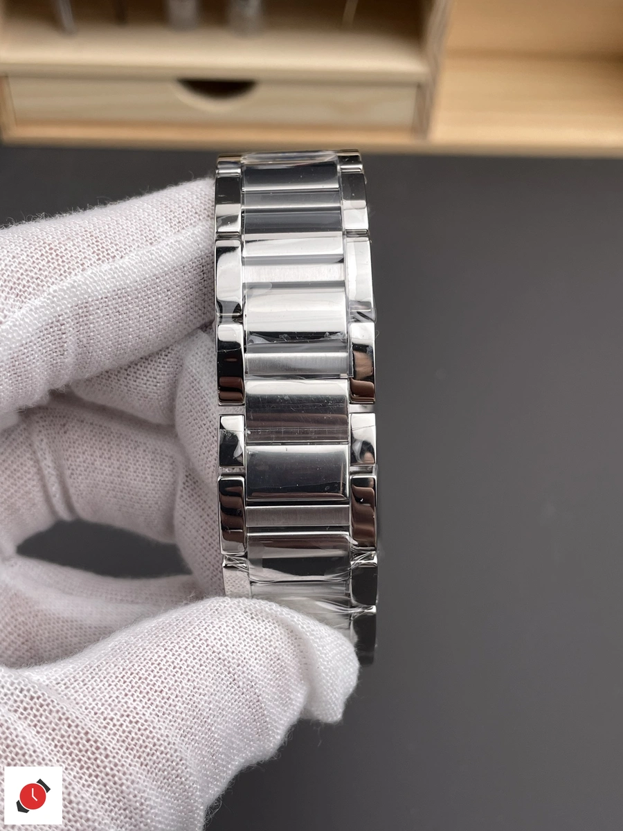 高仿卡地亞 Cartier 坦克系列 Tank 白盤鋼帶中號 WSTA0106
