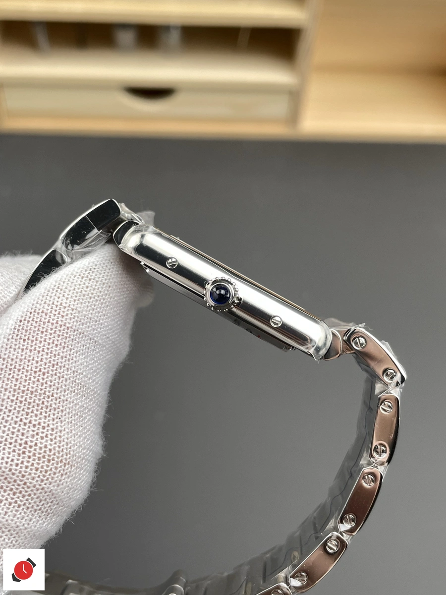 高仿卡地亞 Cartier 坦克系列 Tank 白盤鋼帶中號 WSTA0106