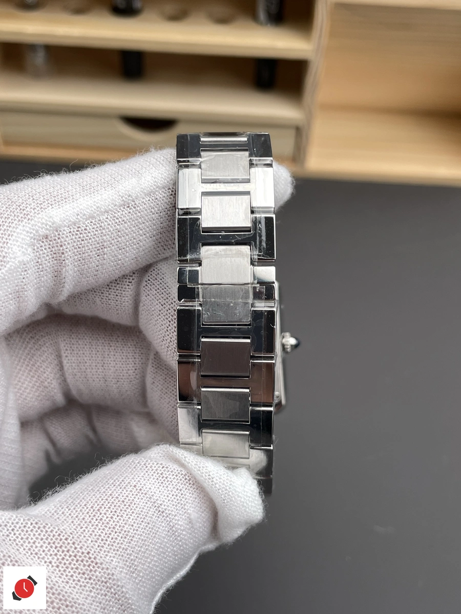 高仿卡地亞 Cartier 坦克系列 Tank 白盤鑽圈鋼帶小號 舊款
