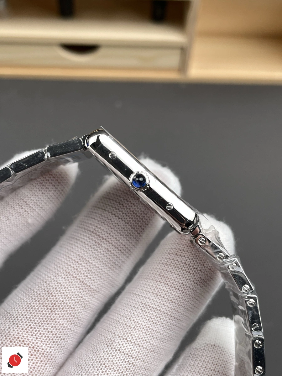 高仿卡地亞 Cartier 坦克系列 Tank 白盤鑽圈鋼帶小號 舊款