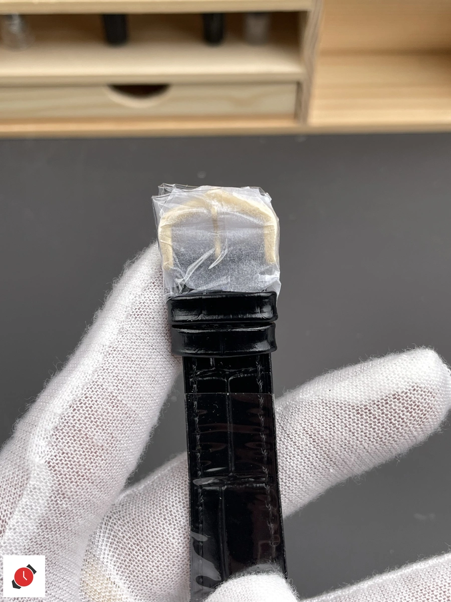 高仿卡地亞 Cartier 坦克系列 Tank 黑盤皮帶中號 WGTA0091