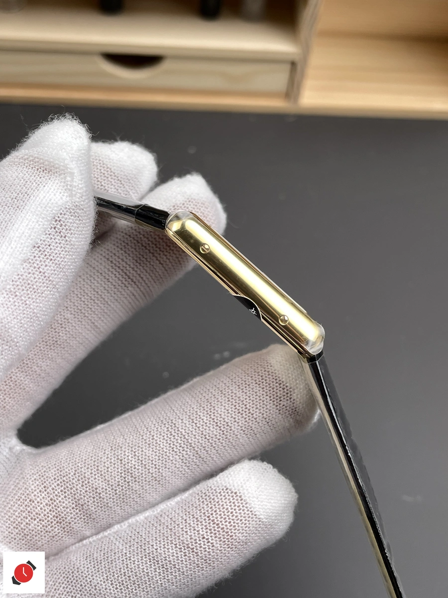 高仿卡地亞 Cartier 坦克系列 Tank 黑盤皮帶中號 WGTA0091