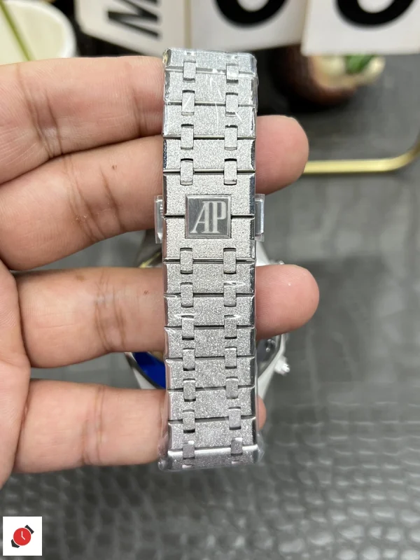 高仿AP-愛彼 皇家橡樹系列 26240 霜金煙燻藍盤 41MM