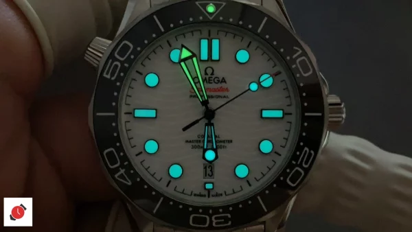 高仿歐米茄-Omega 海馬300系列 白盤 42MM