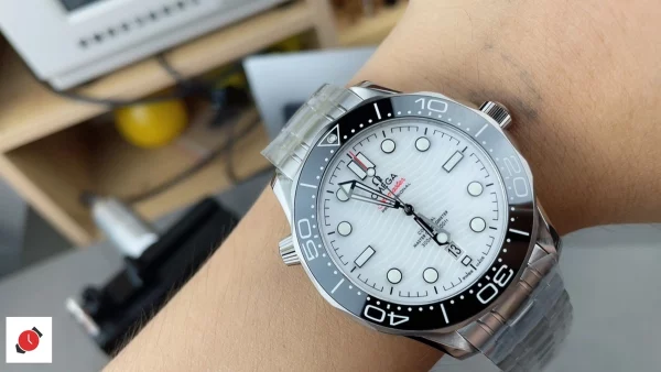 高仿歐米茄-Omega 海馬300系列 白盤 42MM