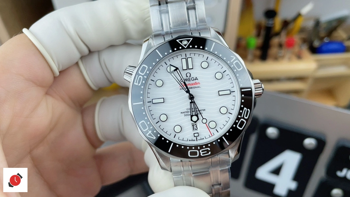高仿歐米茄-Omega 海馬300系列 白盤 42MM