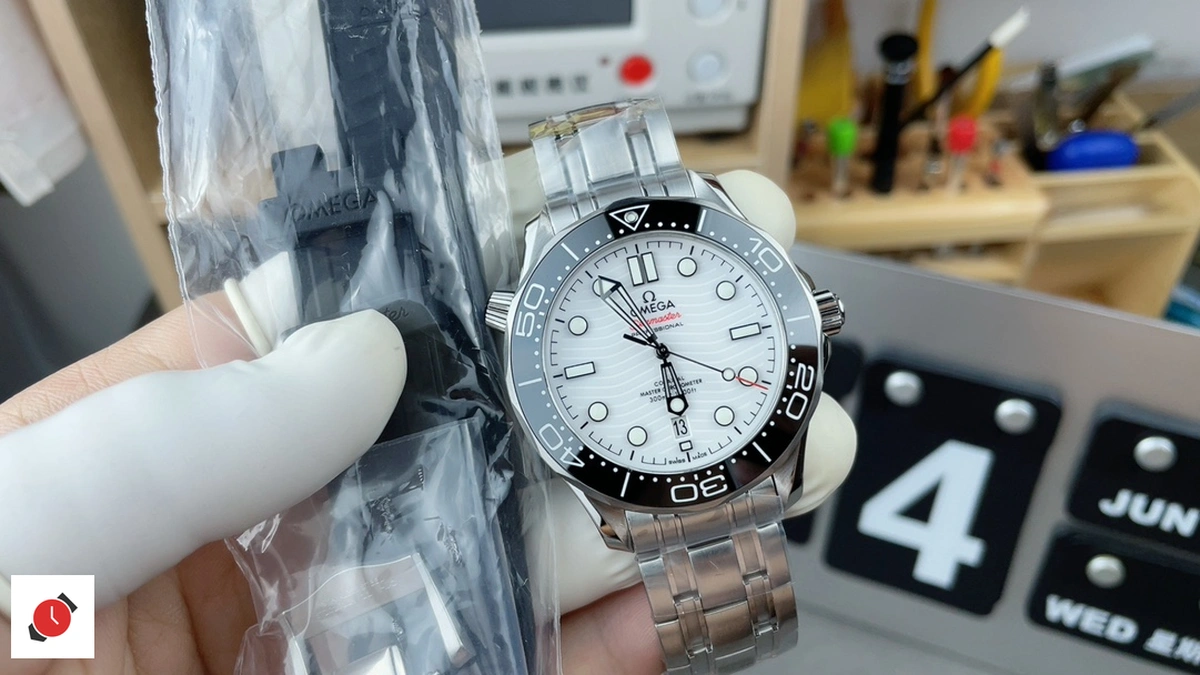 高仿歐米茄-Omega 海馬300系列 白盤 42MM
