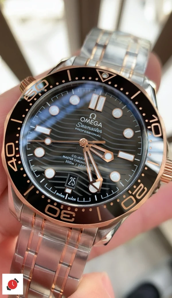 高仿歐米茄-Omega 海馬300系列 玫瑰金黑盤 42MM