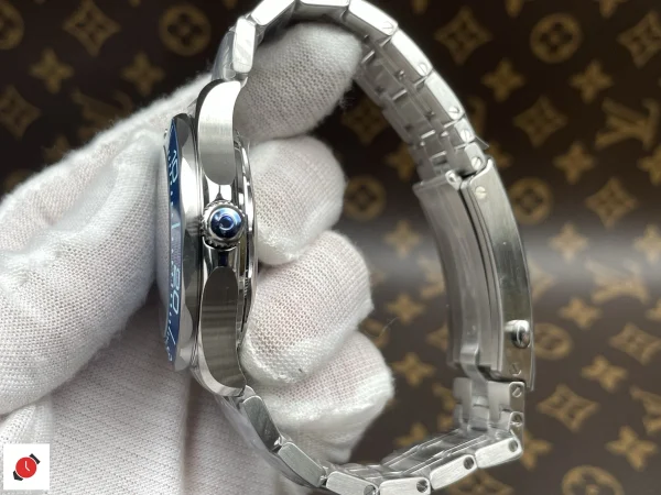高仿歐米茄-Omega 海馬300系列 漸變藍盤 42MM