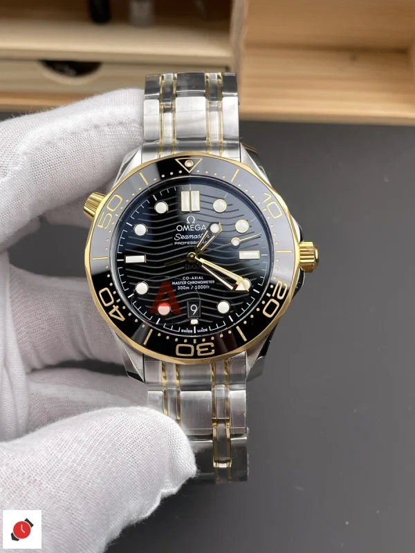 高仿歐米茄-Omega 海馬300系列 間金黑盤 42MM