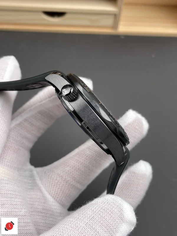 高仿歐米茄-Omega 海馬300系列 墨黑 42MM