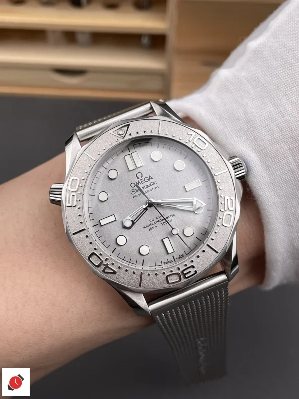 高仿歐米茄-Omega 海馬300系列 鈦金屬灰盤 42MM
