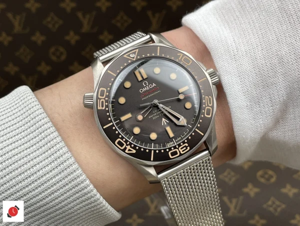 高仿歐米茄-Omega 海馬300系列 無暇赴死 鈦金屬黑盤 42MM