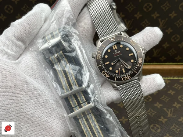 高仿歐米茄-Omega 海馬300系列 無暇赴死 鈦金屬黑盤 42MM