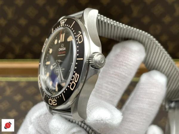 高仿歐米茄-Omega 海馬300系列 無暇赴死 鈦金屬黑盤 42MM