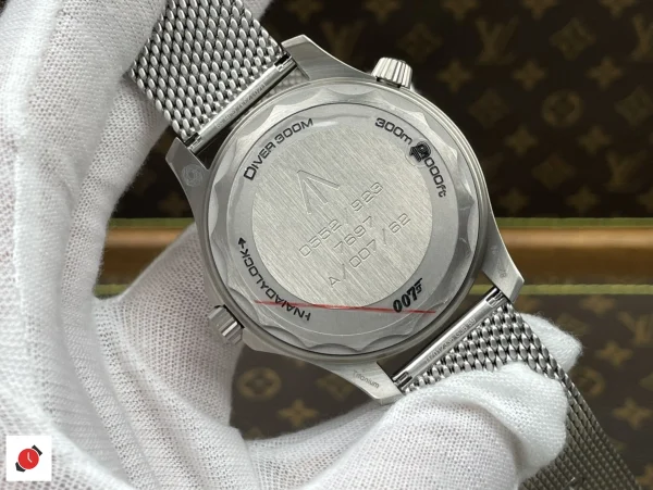 高仿歐米茄-Omega 海馬300系列 無暇赴死 鈦金屬黑盤 42MM