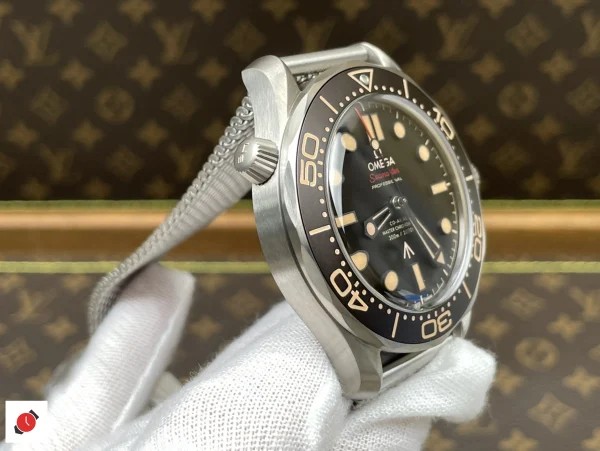 高仿歐米茄-Omega 海馬300系列 無暇赴死 鈦金屬黑盤 42MM