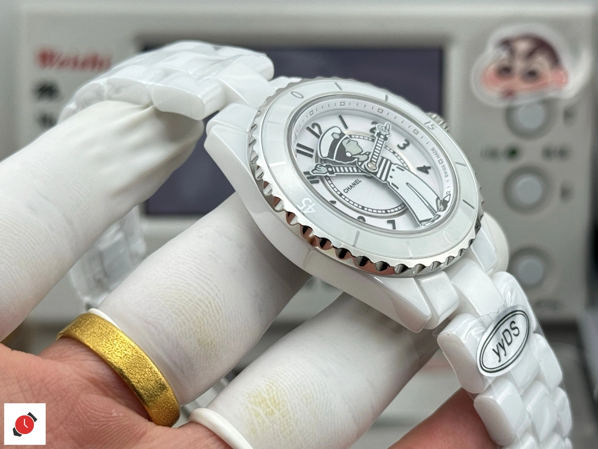 高仿香奈兒Chanel-J12 白色陶瓷-公仔特別款 38MM