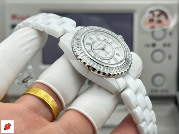 高仿香奈兒Chanel-J12 白色陶瓷方鑽 33MM