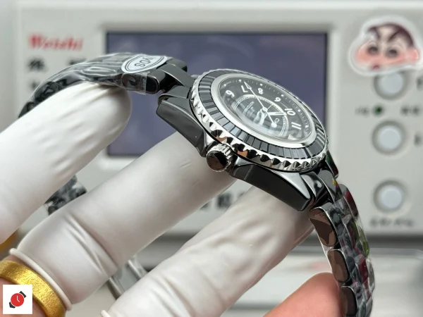 高仿香奈兒Chanel-J12 黑色冰糖鑽 33MM
