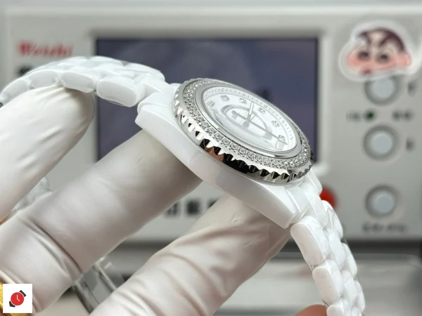 高仿香奈兒Chanel-J12 白色陶瓷鑲鑽 33MM