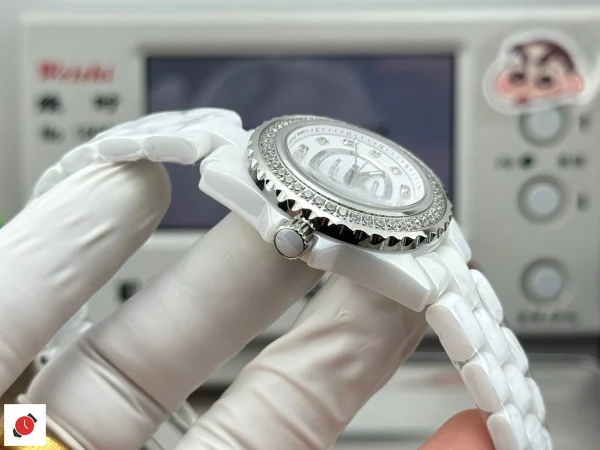 高仿香奈兒Chanel-J12 白色陶瓷鑲鑽 33MM