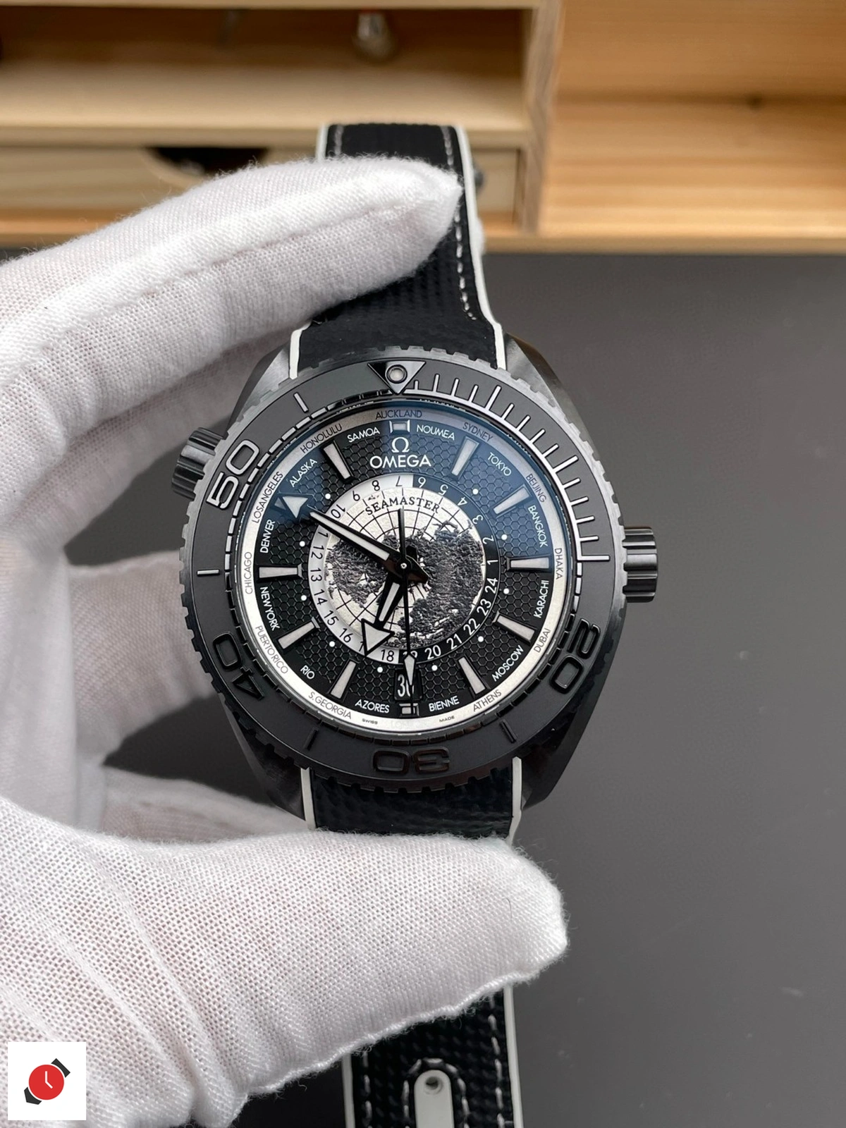 高仿歐米茄-Omega 海馬600系列 世界時區 陶瓷腕錶 黑盤
