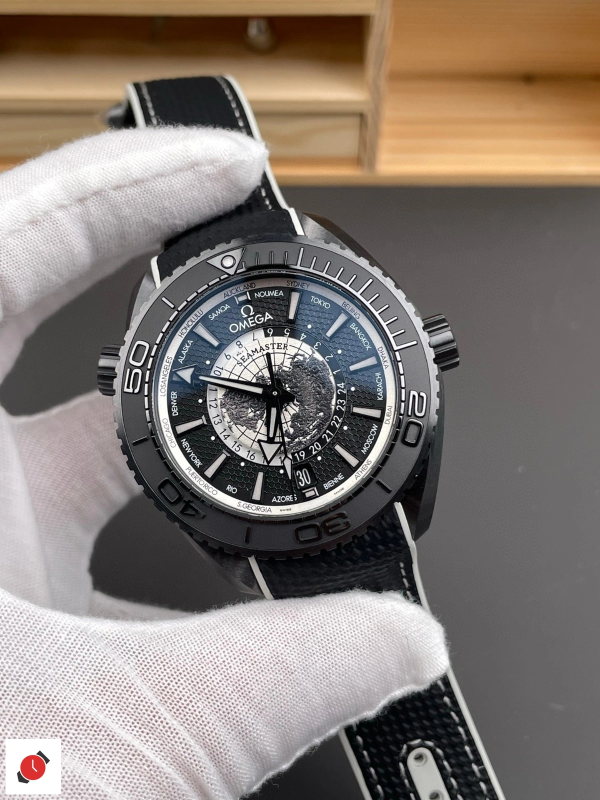 高仿歐米茄-Omega 海馬600系列 世界時區 陶瓷腕錶 黑盤