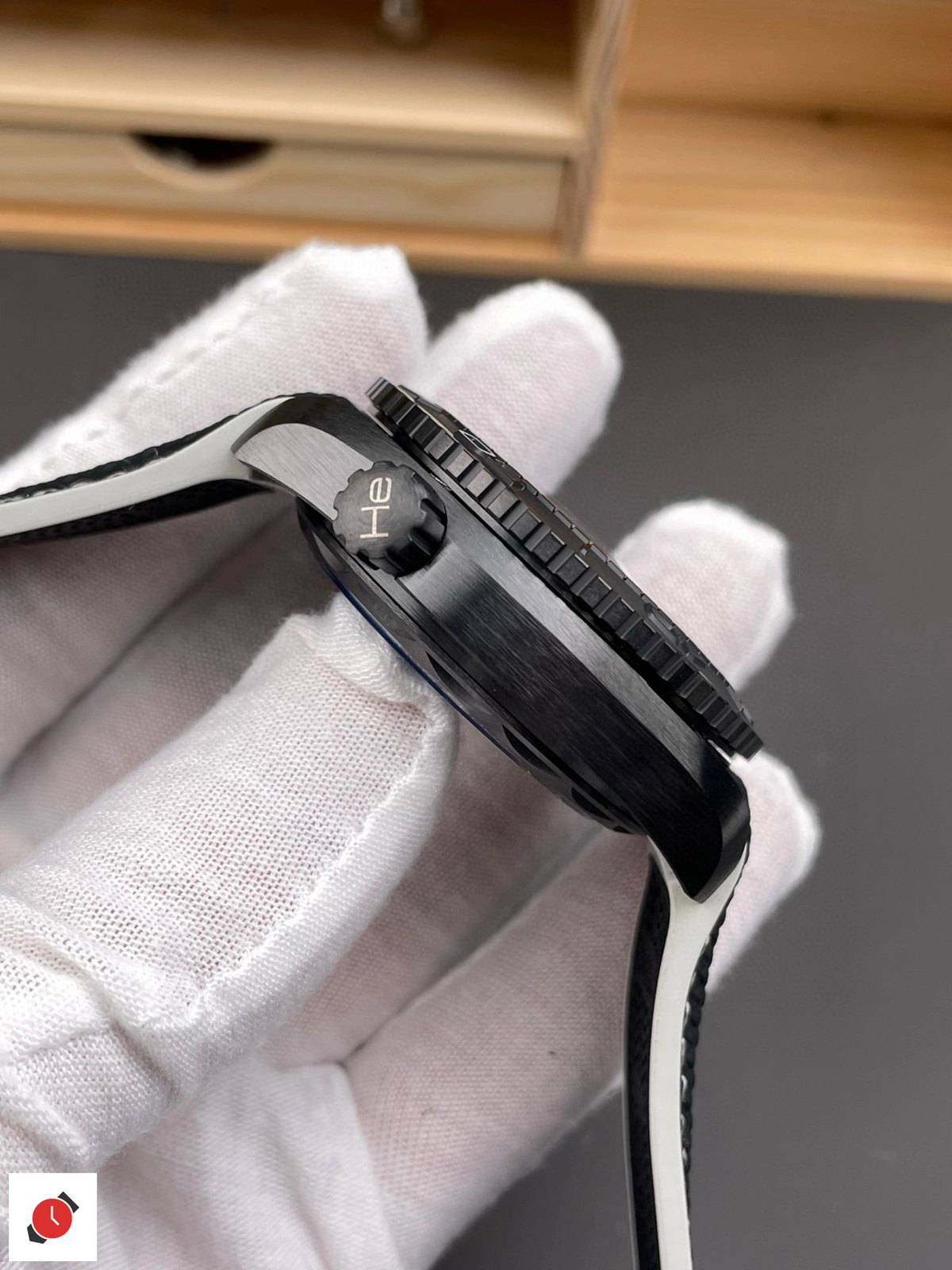 高仿歐米茄-Omega 海馬600系列 世界時區 陶瓷腕錶 黑盤
