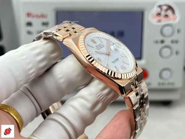 高仿勞力士-Rolex 陸使型 Land-Dweller 玫瑰金白盤 40MM