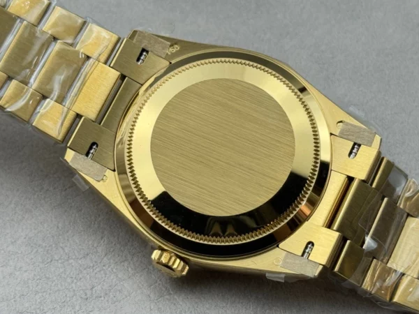 高仿勞力士Rolex-星期日曆型36 綠松石盤面